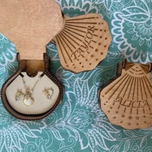 Clam Shell Earring and Necklace Holder, Beach Themed Jewelry Holder, Personalized Bridesmaid Wedding Gifts